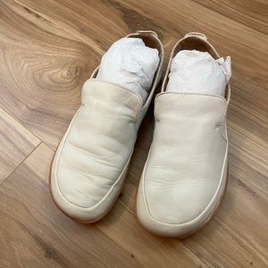 Vivobarefoot Opanka loafer